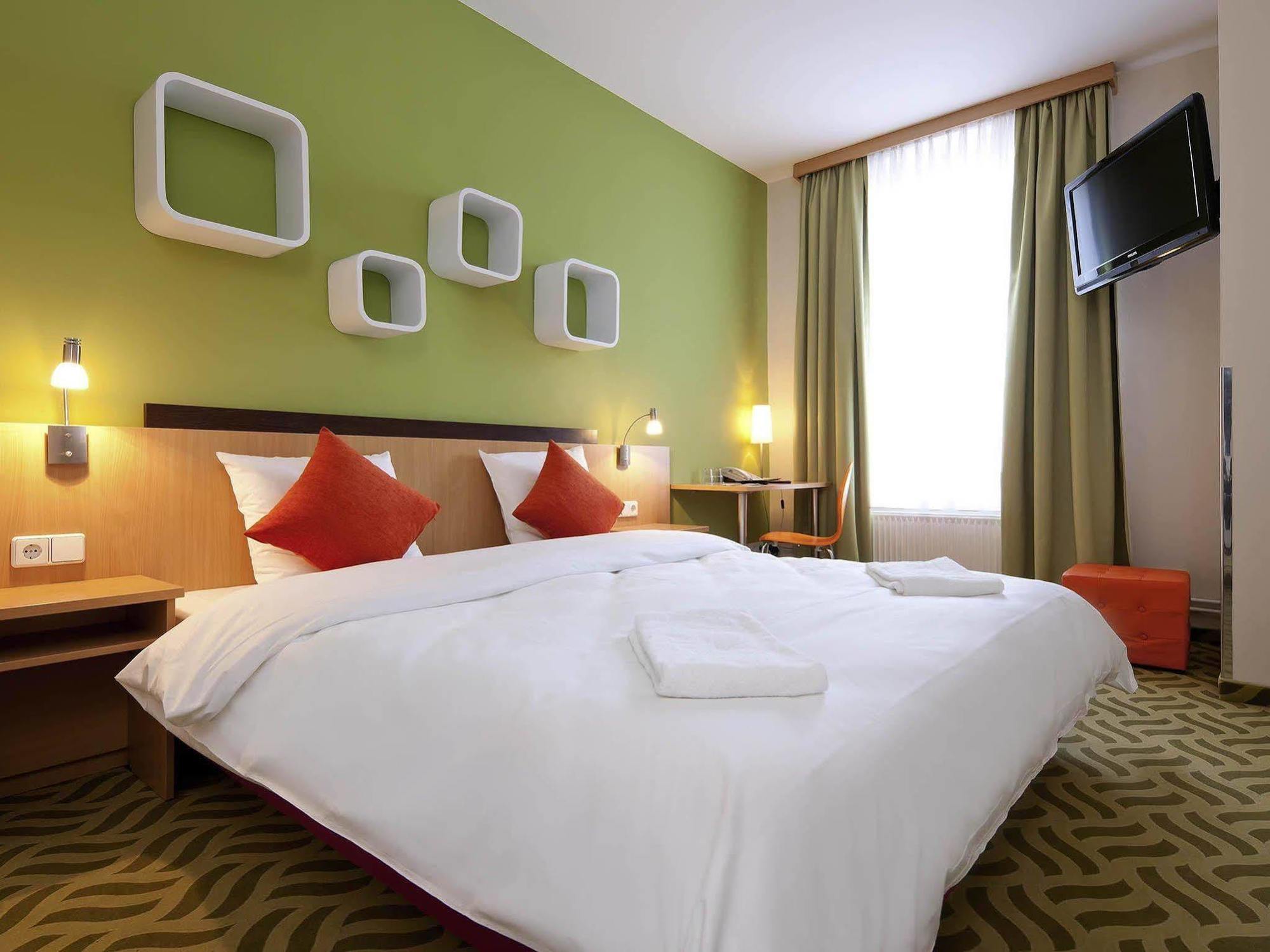 Ibis Styles Berlin City Ost Buitenkant foto