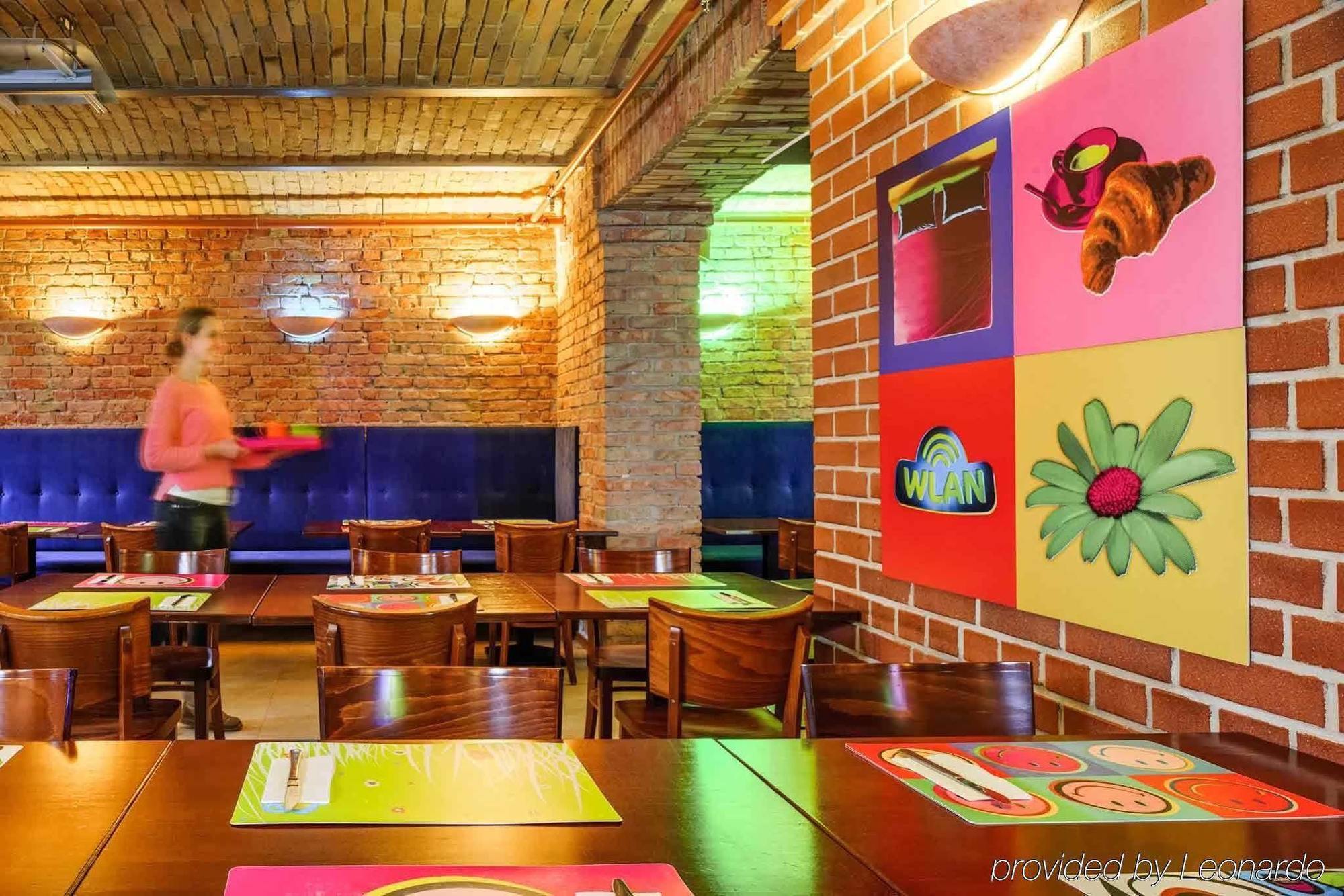Ibis Styles Berlin City Ost Restaurant foto